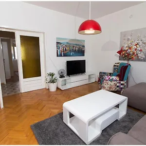 Large Between Split And Trogir Apartament